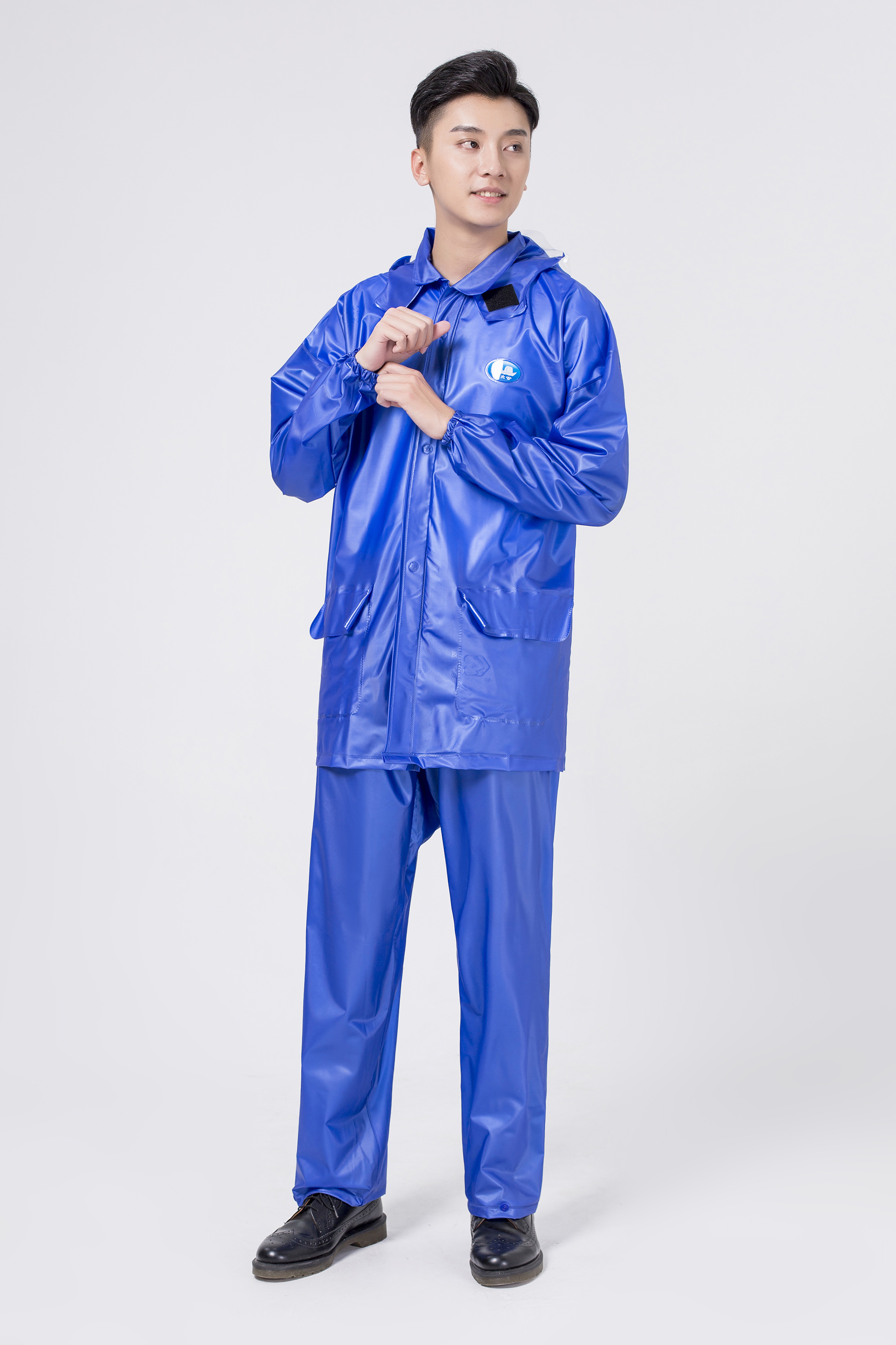 T2505C 珠光淺藍(lán)雨衣套裝